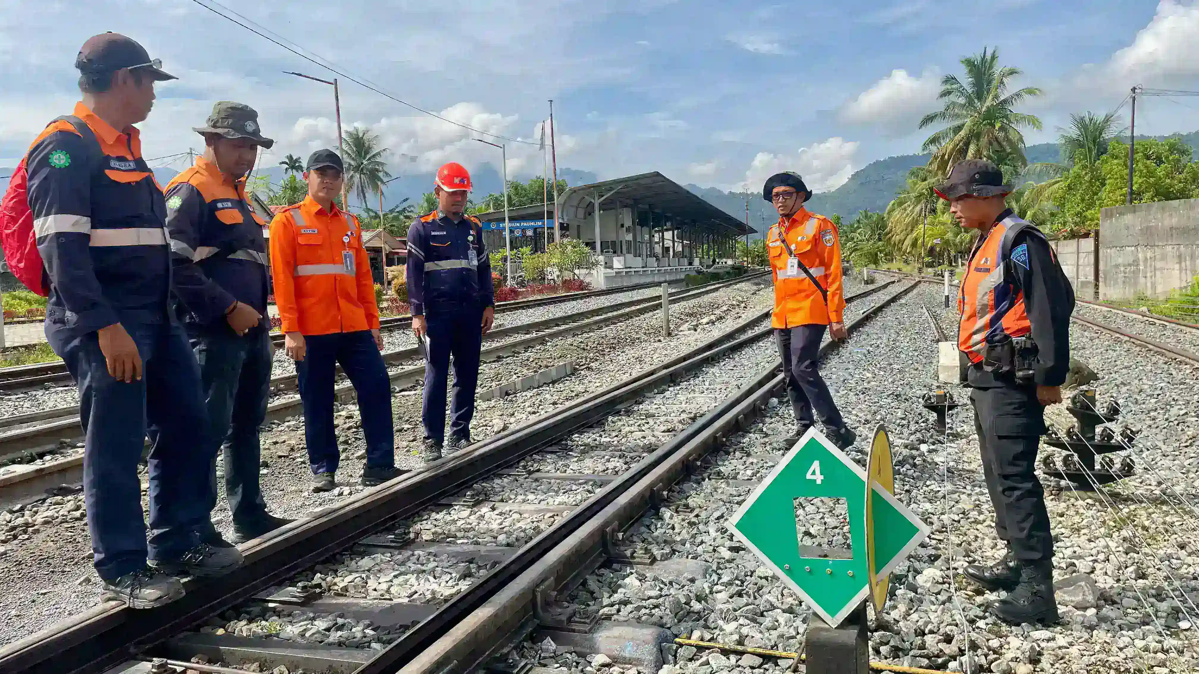 KAI Divre II Sumbar Tingkatkan Keandalan Operasional Lewat Perawatan Intensif Prasarana